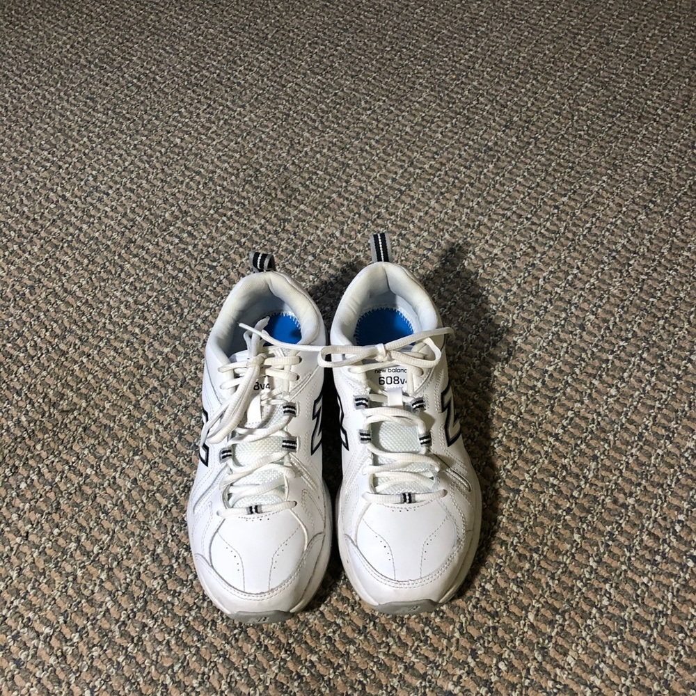👍New balance athletic shoes size 9 wide women’s